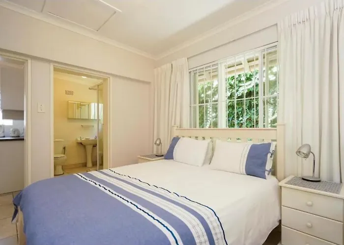 Dove Cottage @ Squirrel\'s End